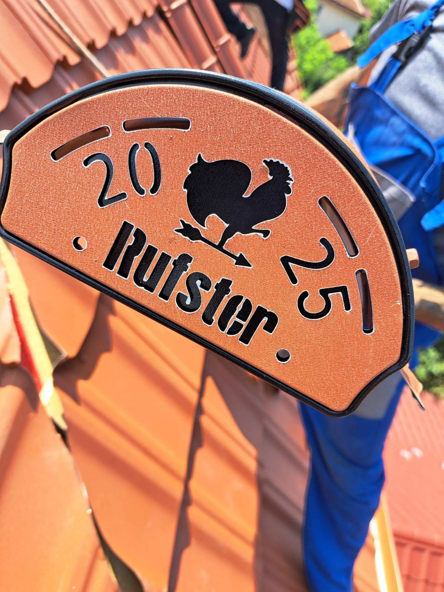 Distribuție șuruburi și accesorii