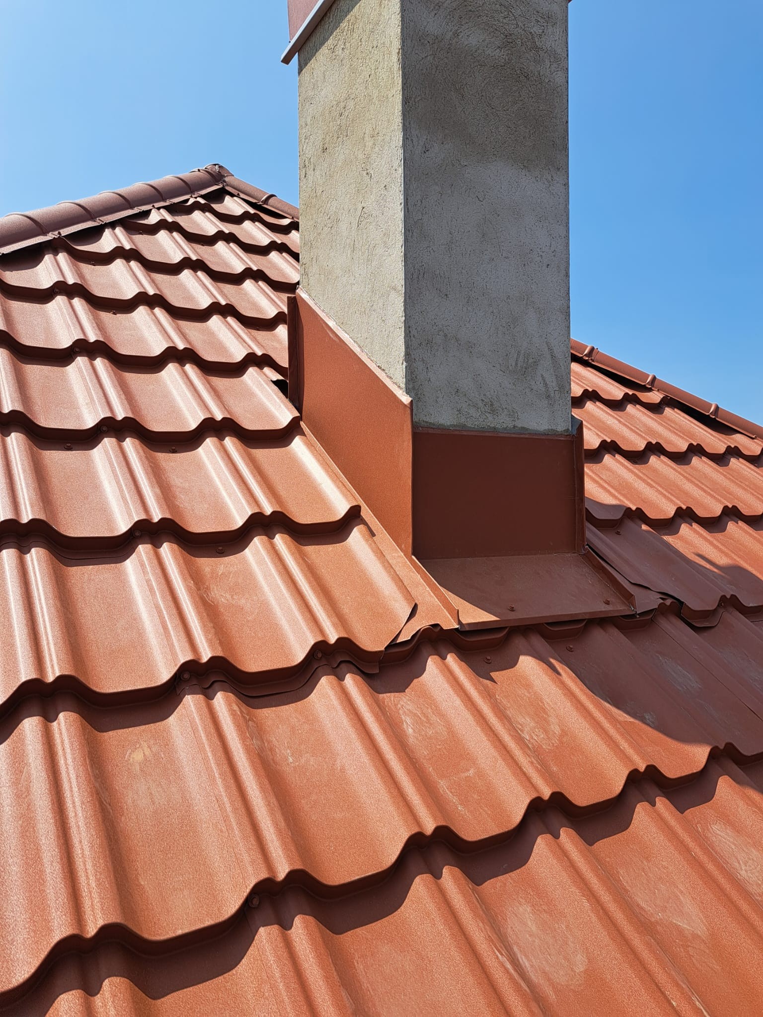 Accesorii metalice și finisaje